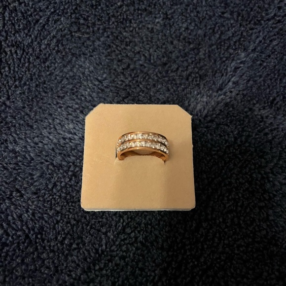 Size 6 Rose Gold Crystal Ring - Picture 2 of 6